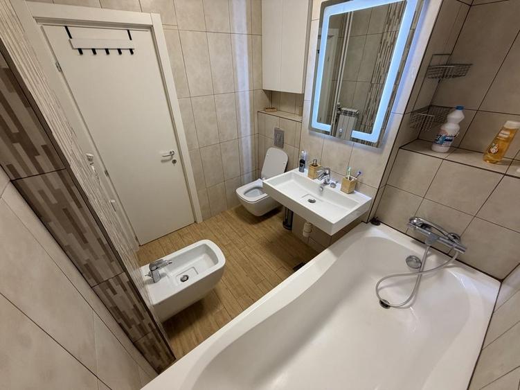 Apartament cu 2 camere decomandat în Decebal