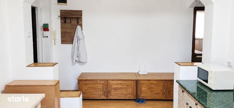 Apartament cu 2 camere decomandat în Soarelui