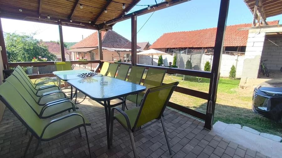 Casă cu Teren 1855 Mp în Cozia