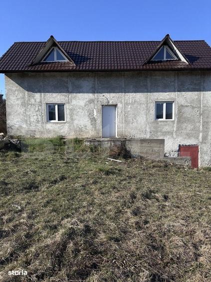 Casă cu 4 camere în Jichișu de Jos