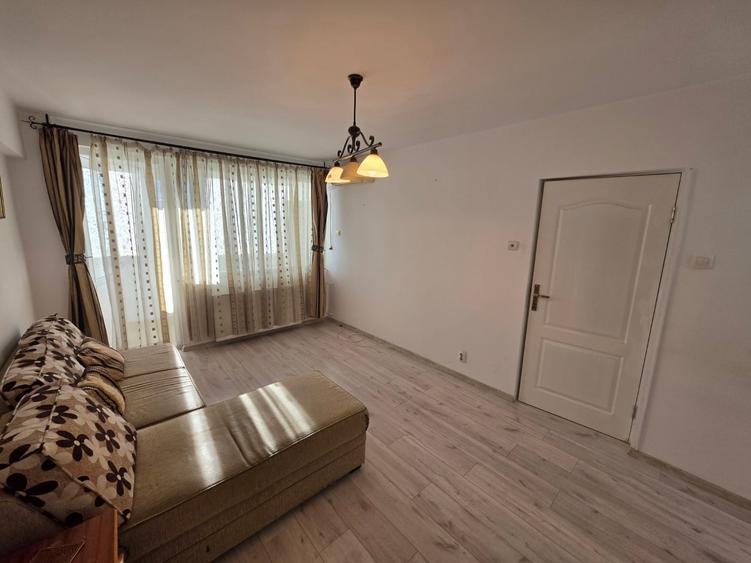 Apartament cu 2 camere semidecomandat în Titan