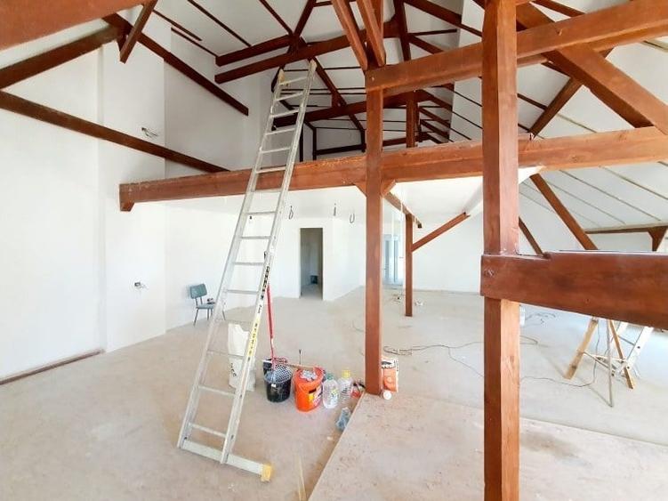 Casă cu 16 camere cu Teren 665 Mp în Universitate