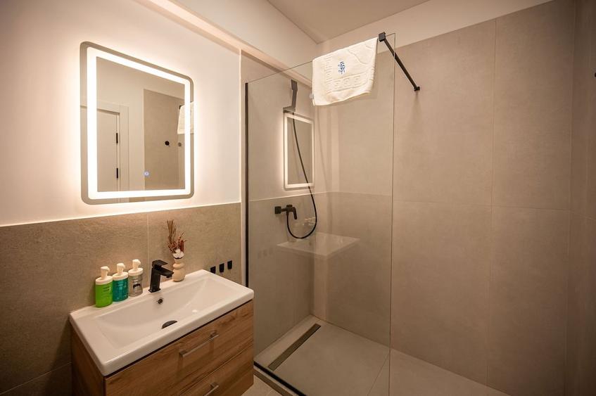Apartament cu 2 camere decomandat în Mamaia-Sat