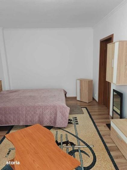 Garsonieră decomandată în Central