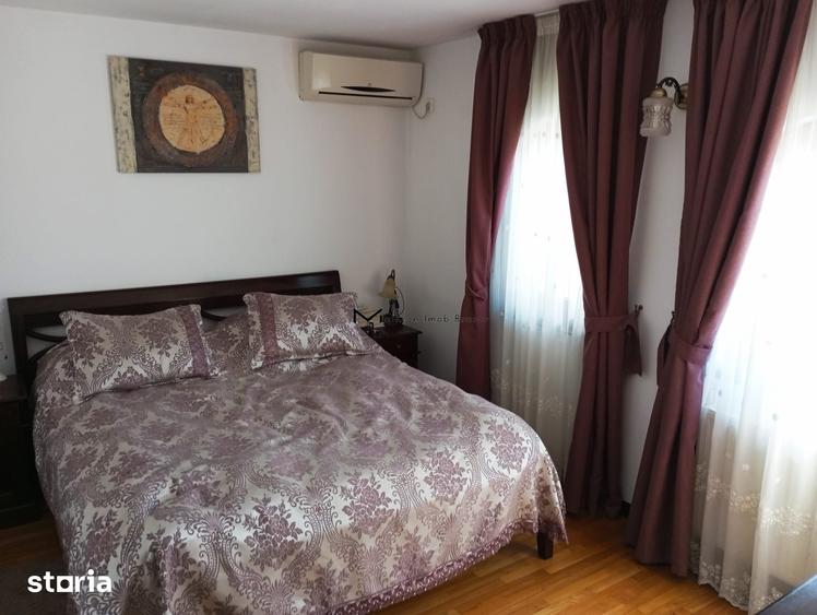 Casă cu 6 camere cu Teren 670 Mp în Florilor