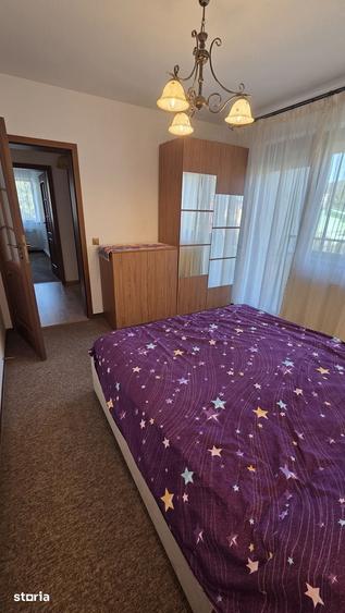 Apartament cu 4 camere decomandat în Florești