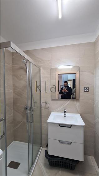 Apartament cu 3 camere semidecomandat, mobilat în Sopor