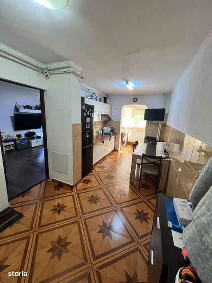 Apartament cu 4 camere semidecomandat în Sălaj