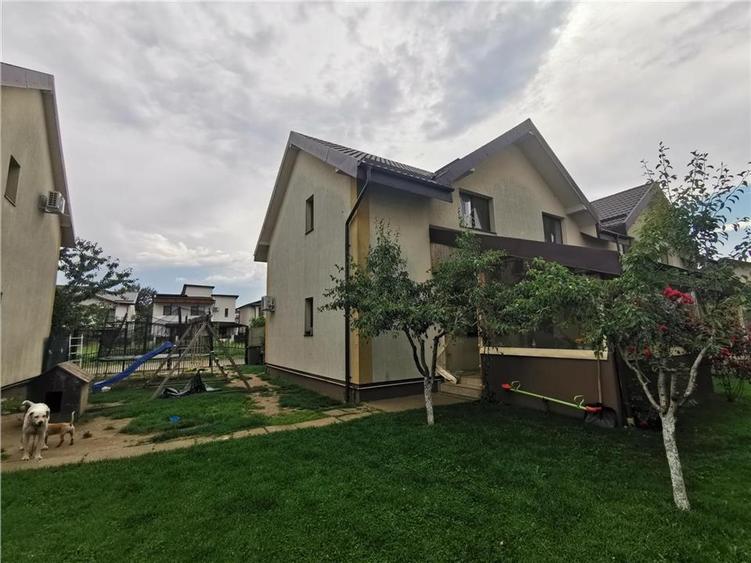Casă individuală cu 5 camere cu Canalizare în Chiajna