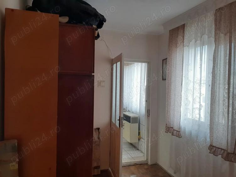 Apartament cu 3 camere semidecomandat în Hipodrom