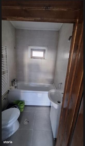 Casă cu 4 camere cu Teren 124 Mp în Rucăr