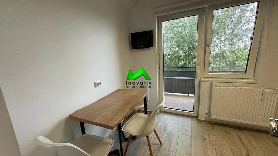 Apartament cu 3 camere decomandat în Hipodrom 3