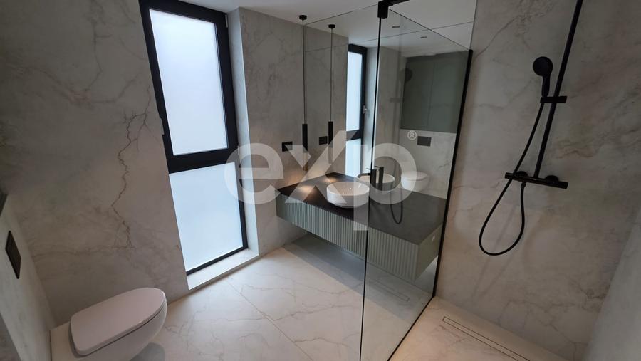 Casă individuală cu 5 camere cu Piscina în Voluntari