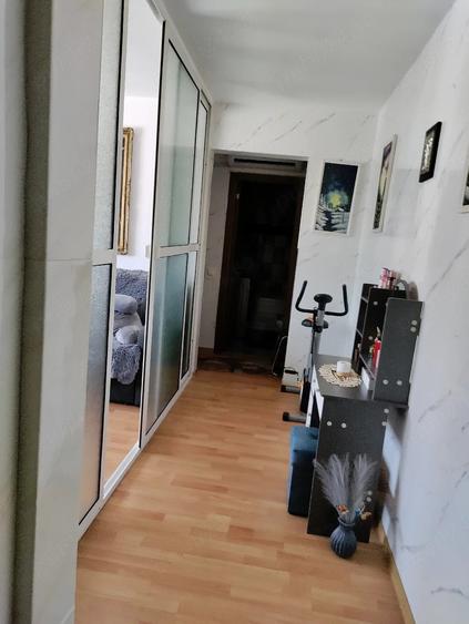Vand ap.2 camere decomandat - 2
