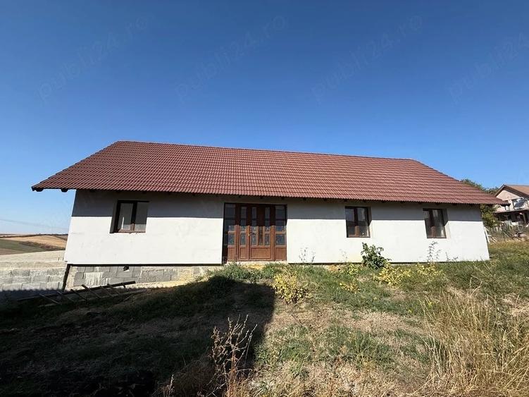 Casă cu 4 camere cu Teren 495 Mp în Șura Mare