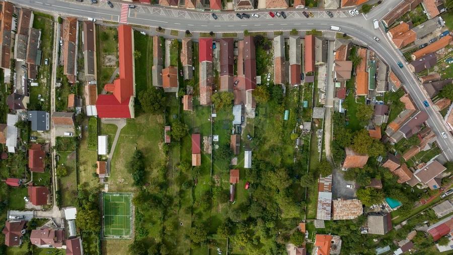 Casa spatioasa cu teren generos, in zona centrala a Sacelelor - 40