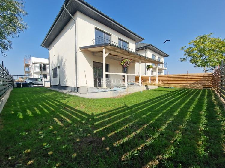 Proprietar - Single 5 camere, 350 mp, mansarda