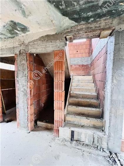 Casa cu 4 camere 2 bai si teren de 230 mp Selimbar - 17