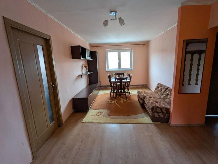 Vand Apartament de 80 mp , 4 camere, 2 bai, etajul 3 - 3