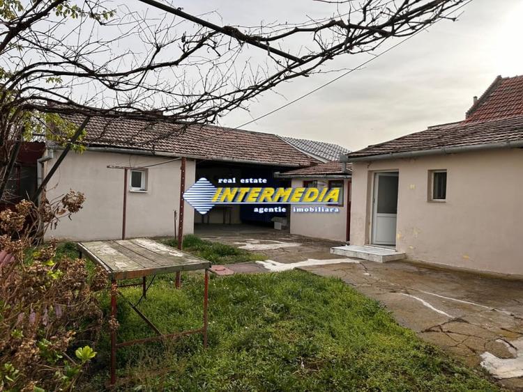 Casa 2 camere cu 920 mp teren Alba Iulia Zona HCC la asfalt toate utilitatiile - 3