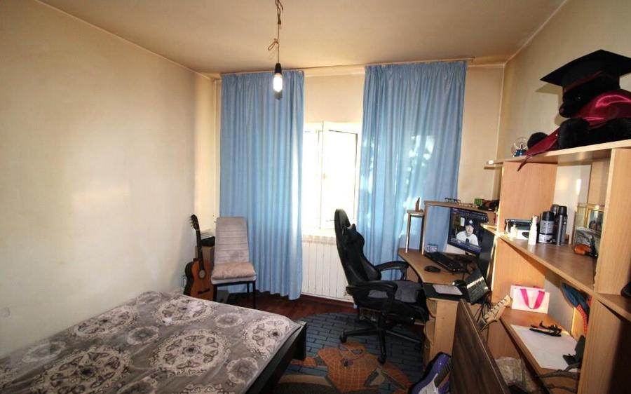 Apartament cu 3 camere, decomandate in Micro 16 - 10
