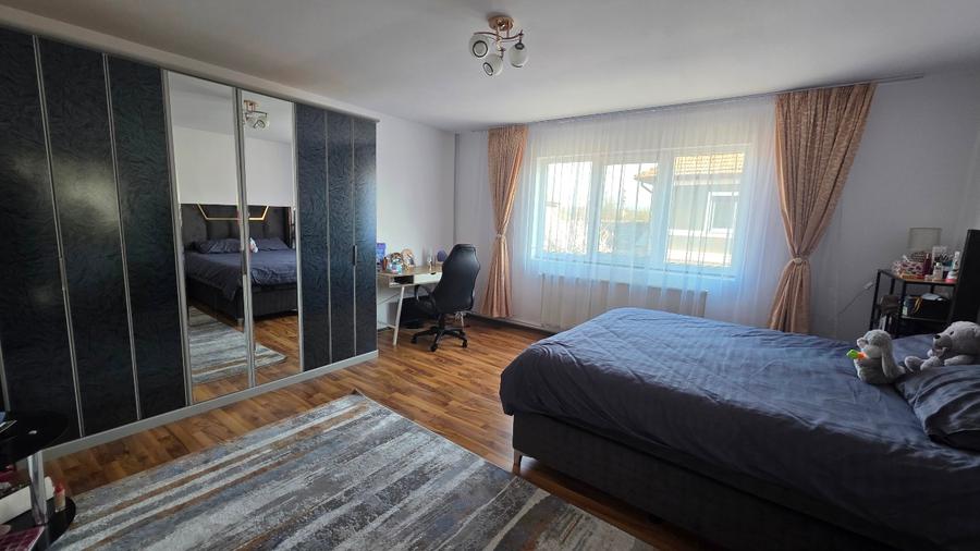 Casă de vânzare  - 6