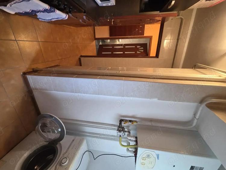 Radu Negru Gars decomandata Mobilata utilata etaj 1 - 6