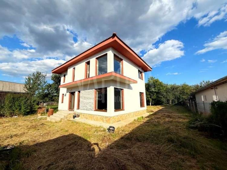 Casa 4 camere de vanzare in Gilau - 1