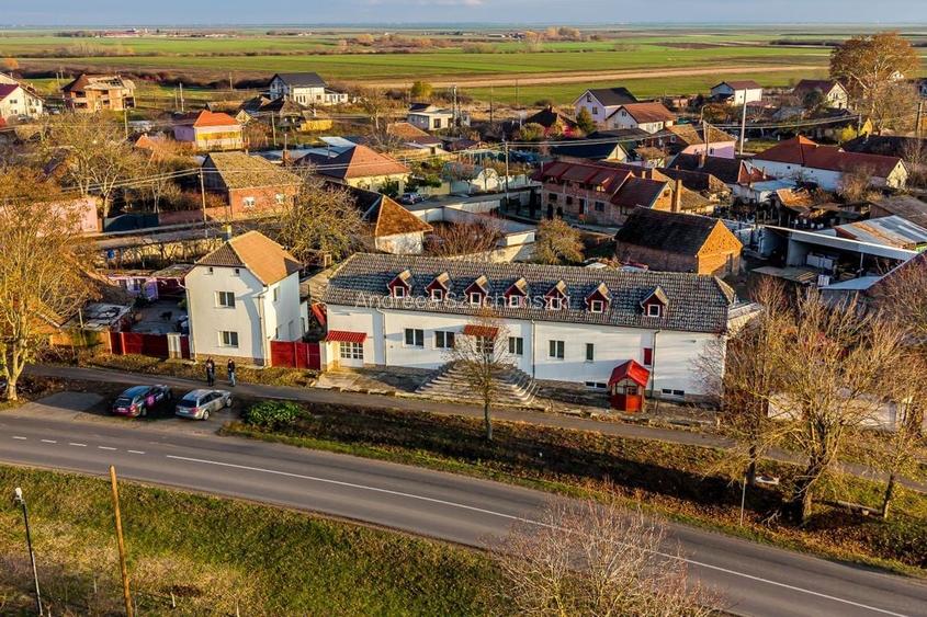 Clădire potrivită pentru proiecte educaționale sau de îngrijire