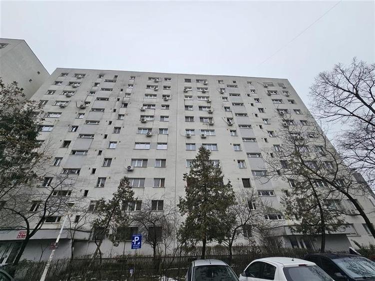 Apartament 3 camere de vanzare - etaj 2 - aproape de metrou Dristor - 1