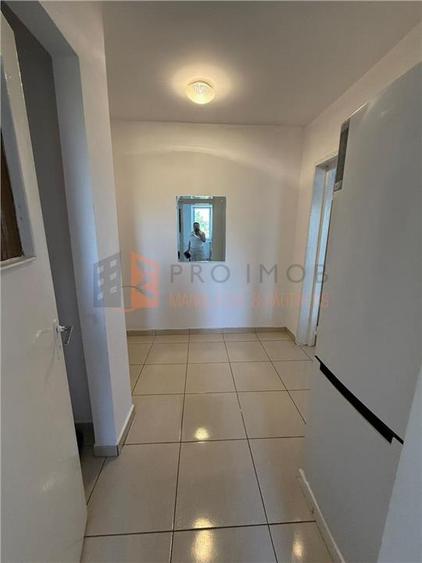 Apartament 2 camere cf 1 semidecomandat zona Crang - 5