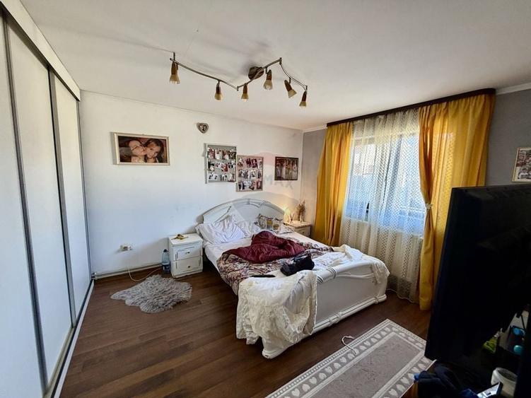 Casă / Vilă cu 4 camere de vânzare - 9