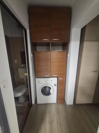 Apartament cu 2 camere semidecomandat în Centrul Civic