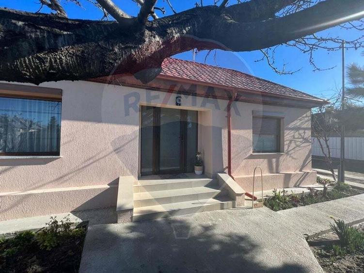 Casa Golesti cu 2 camere- teren 1296mp - 1