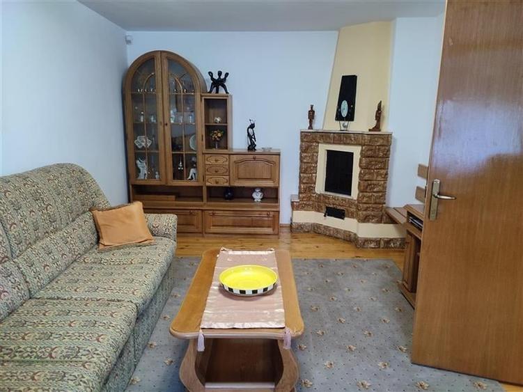 VILA 5 CAMERE, FARA CURTE, GARAJ, CENTRAL, ZONA LIVADA POSTEI - 1