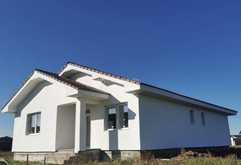 Casă nouă de vânzare Casă nouă de vânzare