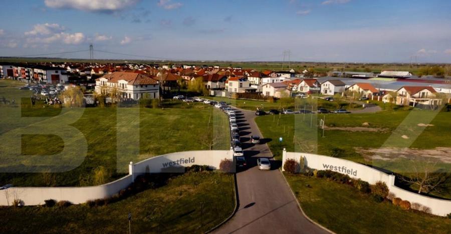 Casa la rosu, pe stoc, cu terasa si acoperis finalizat W - 10