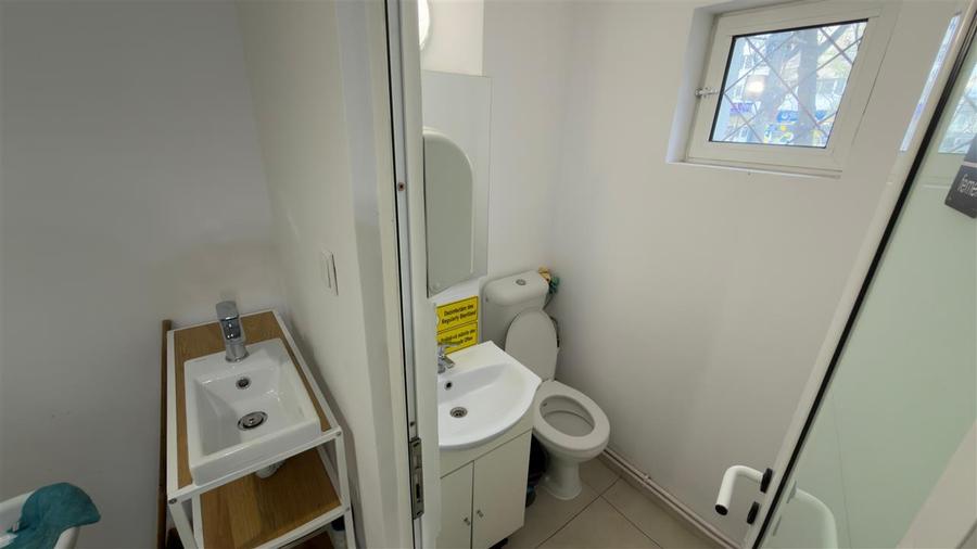 Spatiu comercial in Alexandru cel Bun mobilat si utilat pentru salon - 9