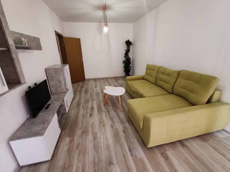 Apartament 2 camere liber la vanzare zona Coresi - 2