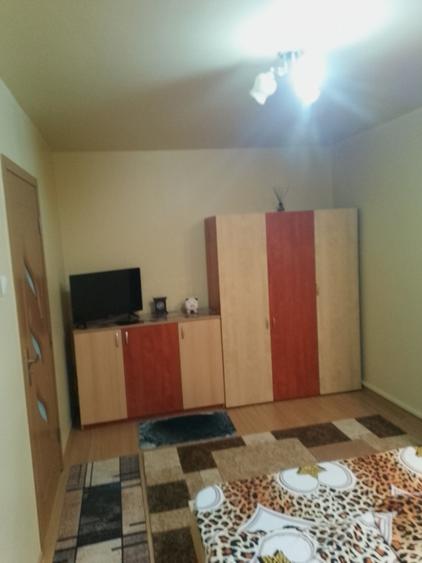 Închiriez apartament cu doua camere la parter in Caransebeș  - 2
