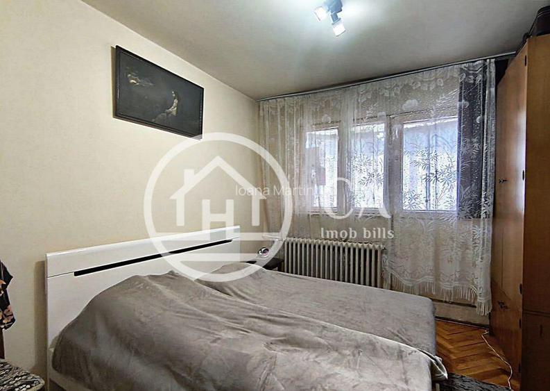 Apartament de vanzare cu 3 camere in zona Rogerius, Oradea