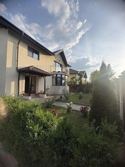 Casa de vanzare parter+etaj - 2