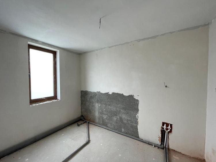 Casa semifinisata P+1 cu teren de 710mp in proximitatea centurii de Nord Craiova - 10