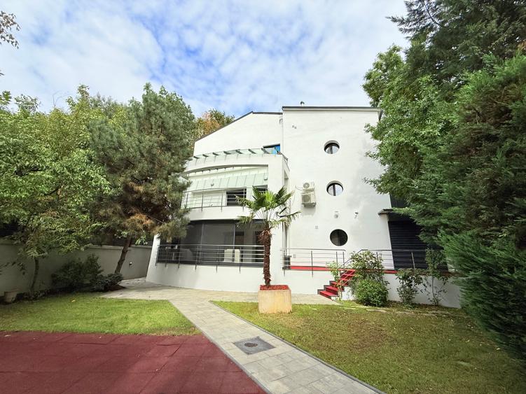 Vila spatioasa -12 camere- mobilata premium - zona Herastrau - 29