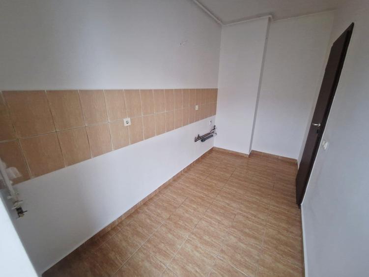 Garsoniera, suprafata 33mp, balcon -  Auchan Titan - 4