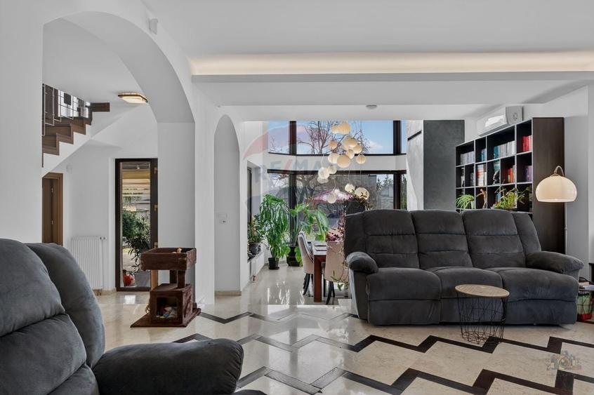 Vila cu design spectaculos, tehnologie smart & lifestyle complet - 1