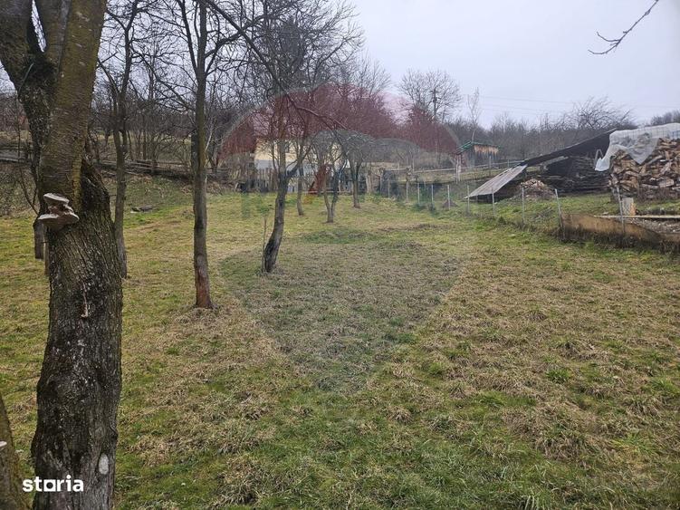 Casă cu 4 camere în Prislop
