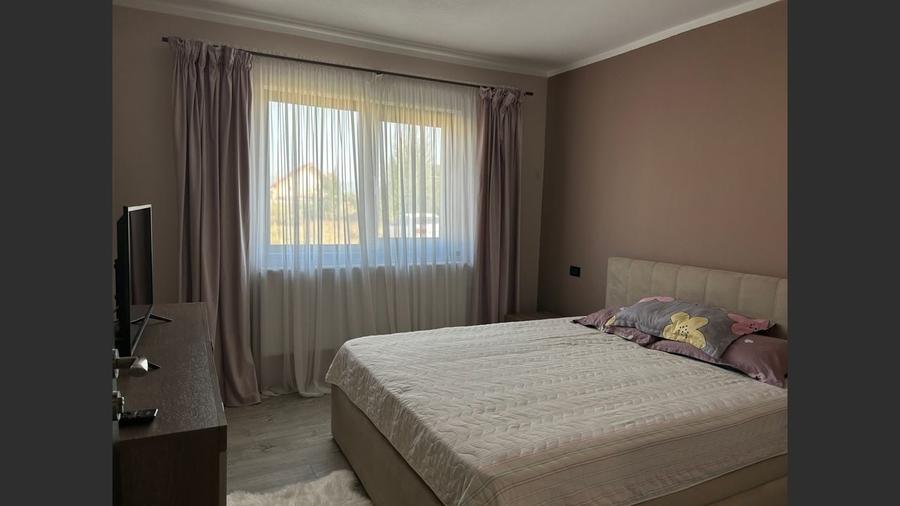 Casă frumoasă 4 camere, Strada Ana Ipatescu, Tg-Jiu - 8