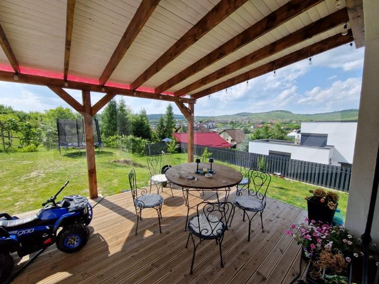 Vila superba in Livezeni, independenta energetic - 13