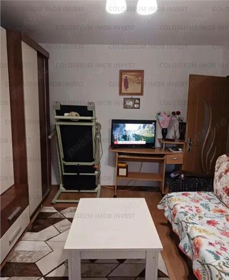Apartament 2 camere, decomandat - zona Triaj - 1